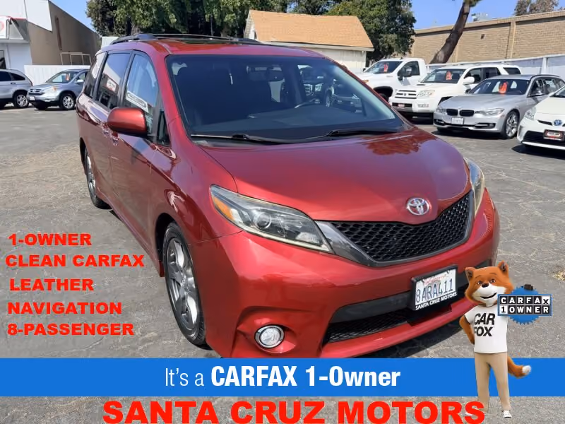 2017 Toyota Sienna SE FWD photo