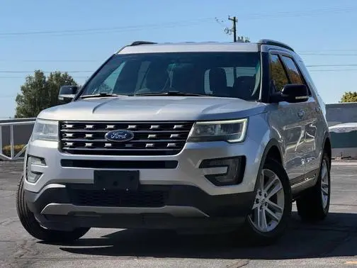 2017 Ford Explorer XLT FWD photo