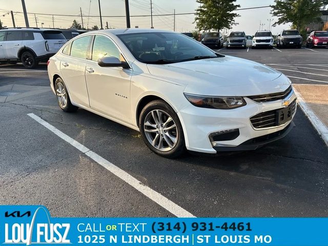 2017 Chevrolet Malibu LT FWD photo