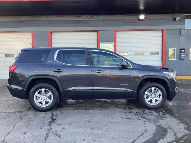 2017 GMC Acadia SLE FWD photo
