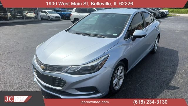 2017 Chevrolet Cruze LT FWD photo