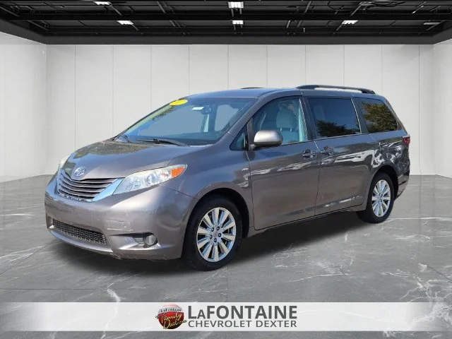 2017 Toyota Sienna LE AWD photo