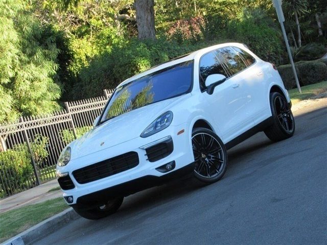 2017 Porsche Cayenne Platinum Edition AWD photo