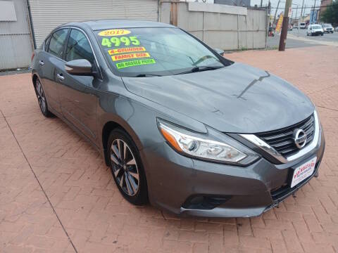 2017 Nissan Altima 2.5 SV FWD photo