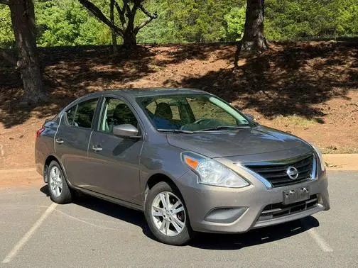 2015 Nissan Versa SV FWD photo