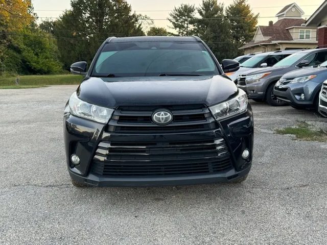 2017 Toyota Highlander SE FWD photo