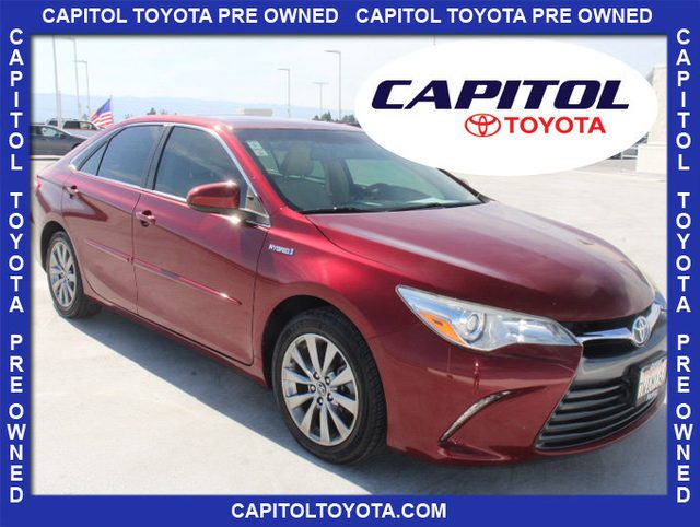 2017 Toyota Camry Hybrid XLE FWD photo
