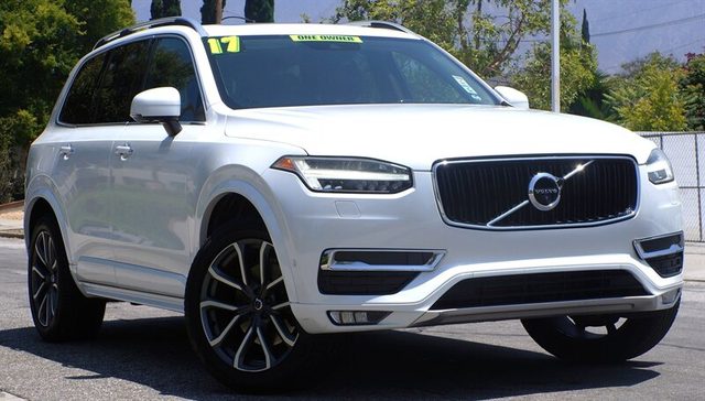 2017 Volvo XC90 Momentum AWD photo