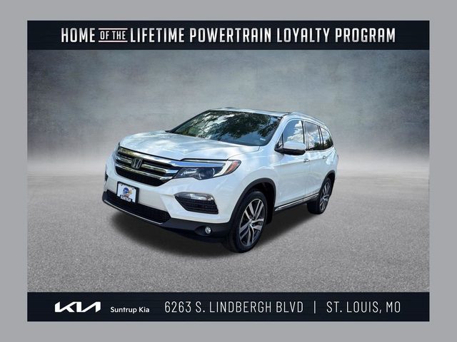 2017 Honda Pilot Touring AWD photo