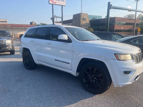 2017 Jeep Grand Cherokee Altitude 4WD photo