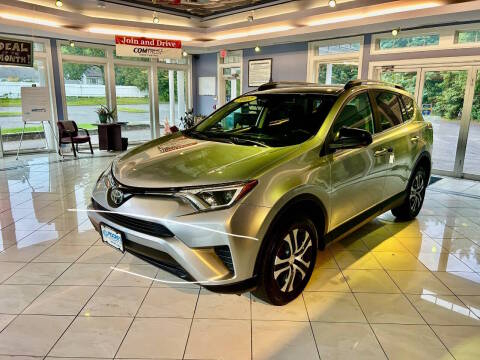 2017 Toyota RAV4 LE AWD photo