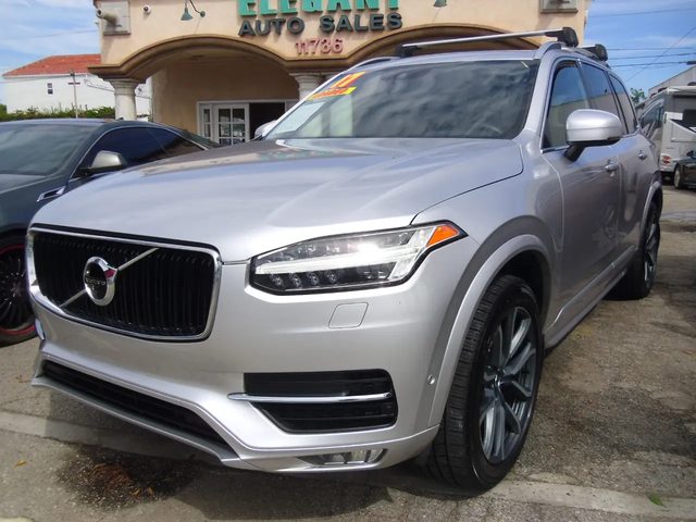 2017 Volvo XC90 Momentum AWD photo
