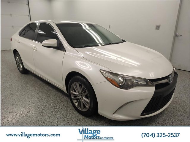 2017 Toyota Camry SE FWD photo
