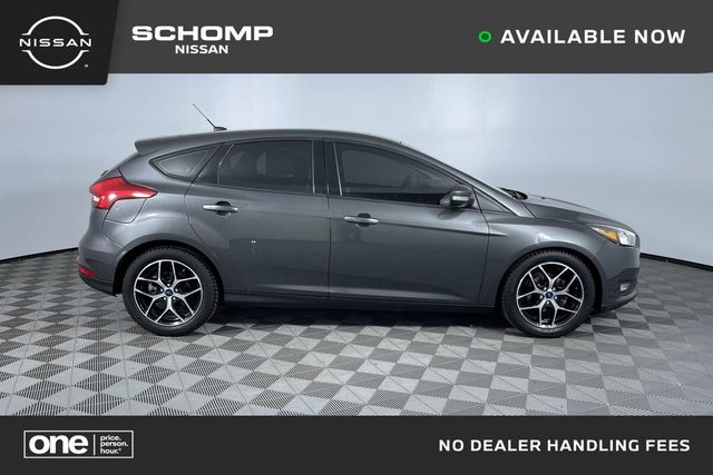 2017 Ford Focus SEL FWD photo