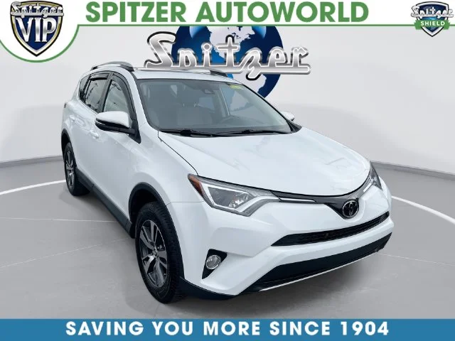 2017 Toyota RAV4 XLE FWD photo