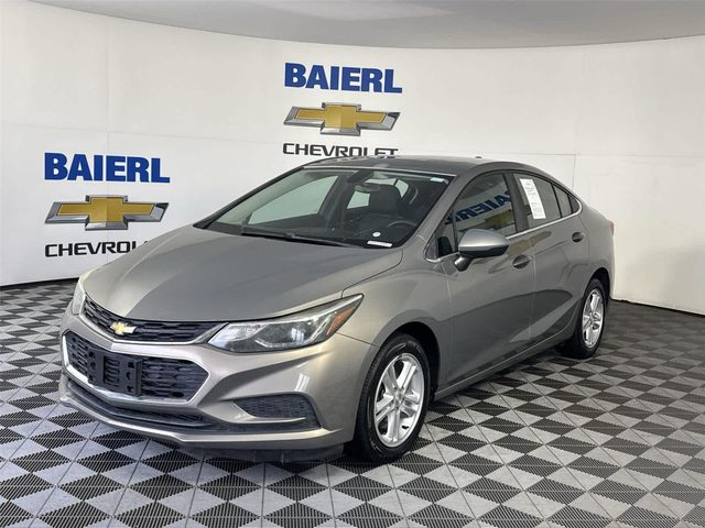 2017 Chevrolet Cruze LT FWD photo