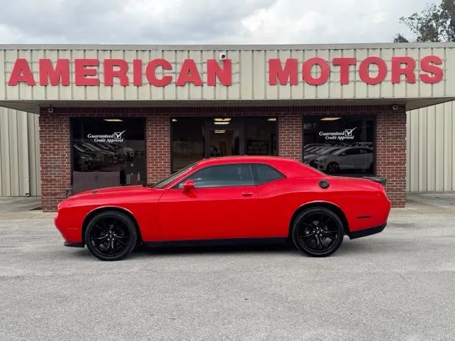 2017 Dodge Challenger SXT RWD photo