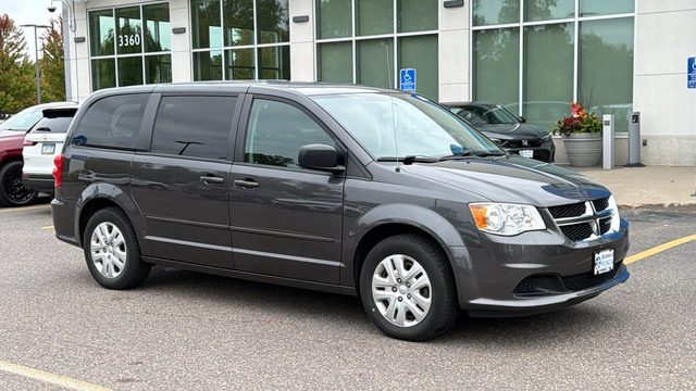 2017 Dodge Grand Caravan SE FWD photo