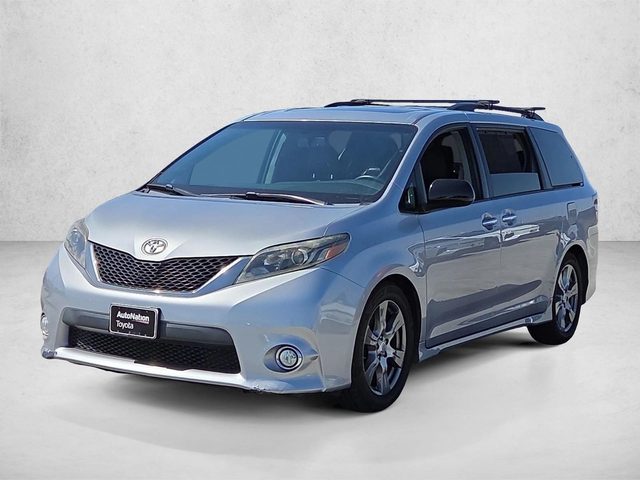 2017 Toyota Sienna SE Premium FWD photo