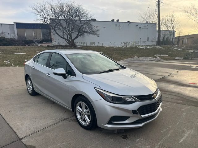 2017 Chevrolet Cruze LT FWD photo