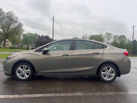 2017 Chevrolet Cruze LT FWD photo
