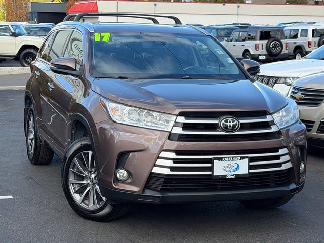 2017 Toyota Highlander XLE AWD photo