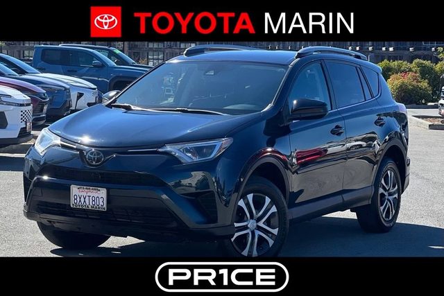 2017 Toyota RAV4 LE AWD photo