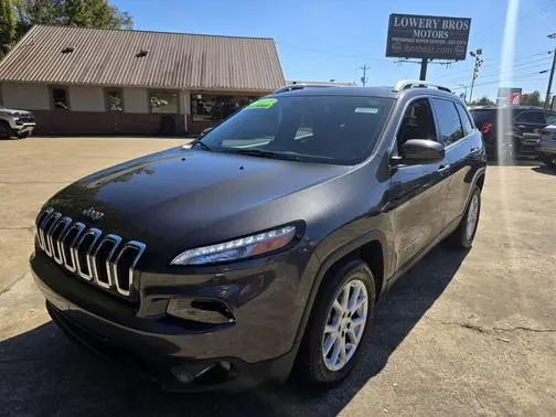 2017 Jeep Cherokee Latitude FWD photo
