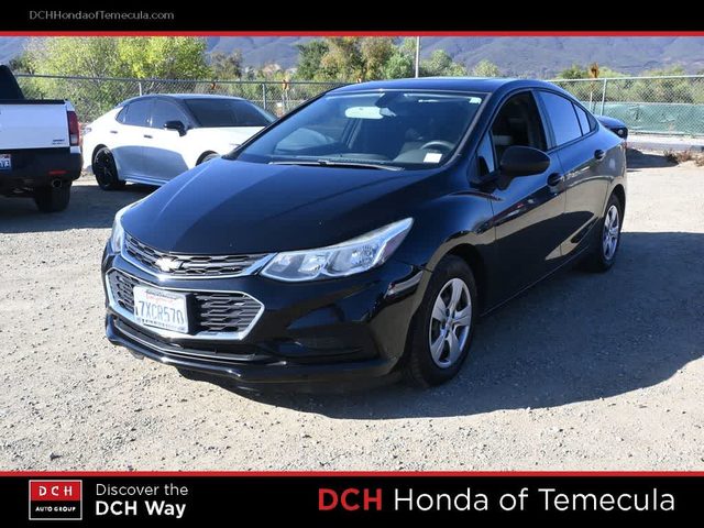 2017 Chevrolet Cruze LS FWD photo