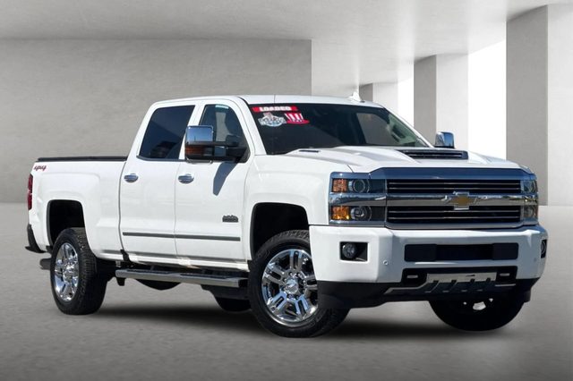 2017 Chevrolet Silverado 2500HD High Country 4WD photo