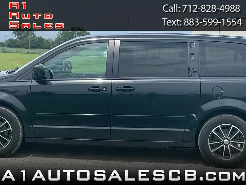 2017 Dodge Grand Caravan SE Plus FWD photo