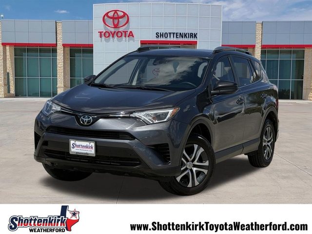 2017 Toyota RAV4 LE FWD photo