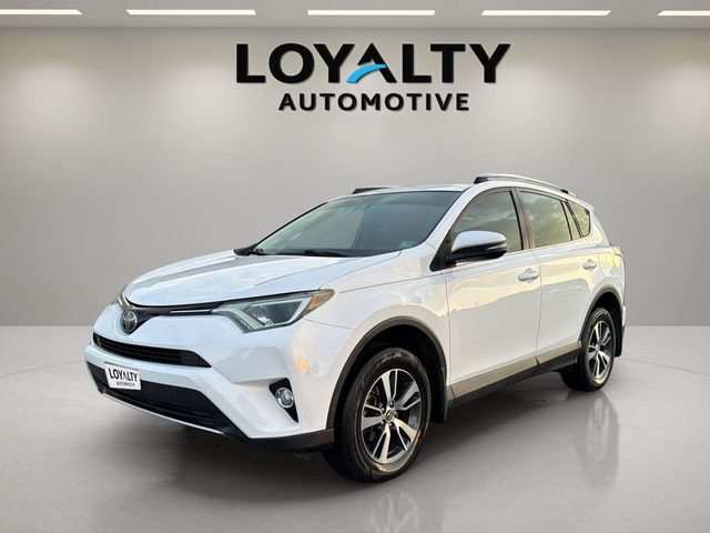 2017 Toyota RAV4 XLE AWD photo