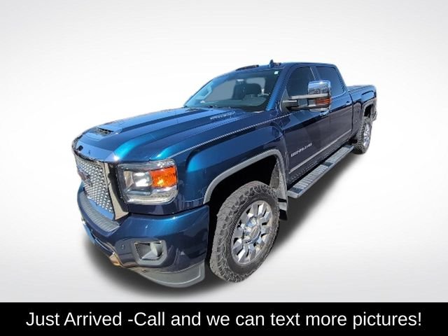 2017 GMC Sierra 2500HD Denali 4WD photo