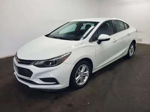 2017 Chevrolet Cruze LT FWD photo