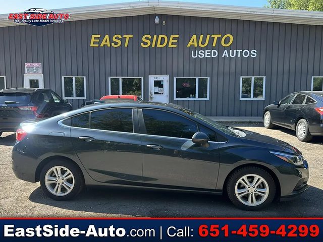 2017 Chevrolet Cruze LT FWD photo