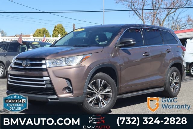 2017 Toyota Highlander LE FWD photo