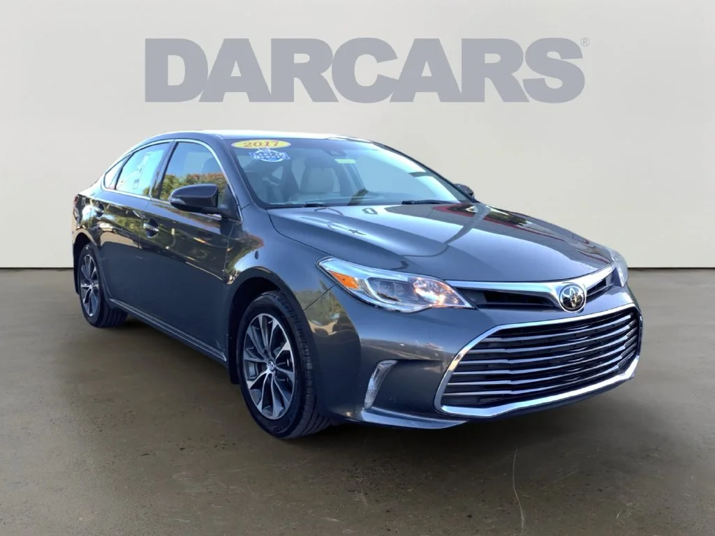 2017 Toyota Avalon XLE FWD photo