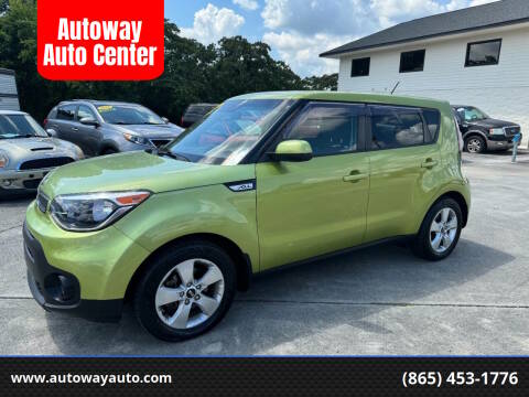 2017 Kia Soul Base FWD photo
