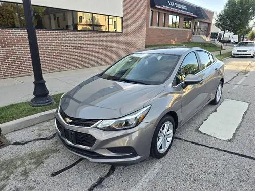 2017 Chevrolet Cruze LT FWD photo