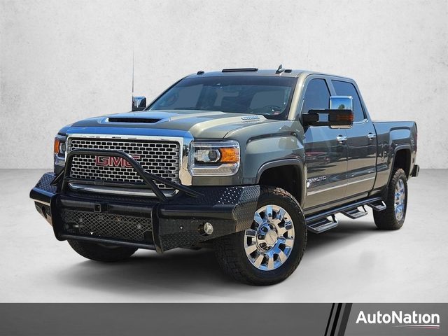 2017 GMC Sierra 2500HD Denali 4WD photo