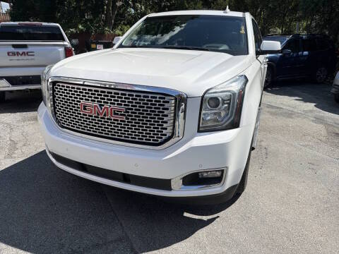 2017 GMC Yukon Denali 4WD photo