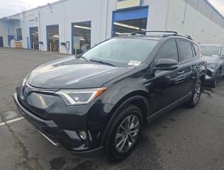 2017 Toyota RAV4 XLE AWD photo
