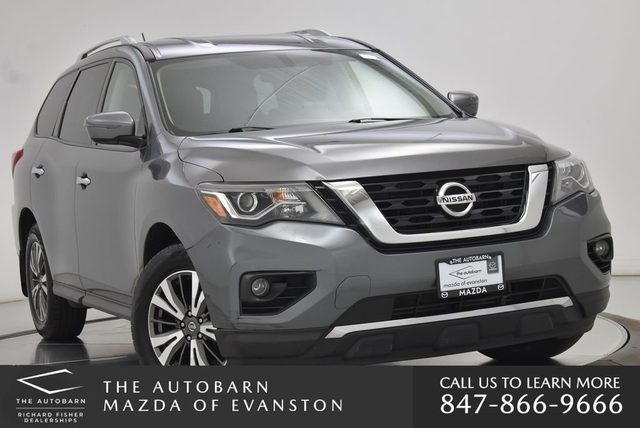 2017 Nissan Pathfinder SV 4WD photo