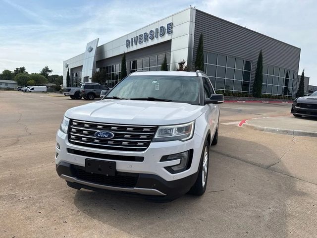 2017 Ford Explorer XLT FWD photo