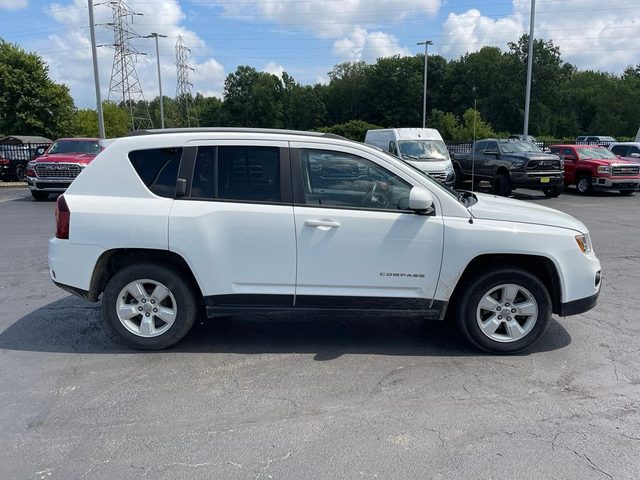 2017 Jeep Compass Latitude FWD photo