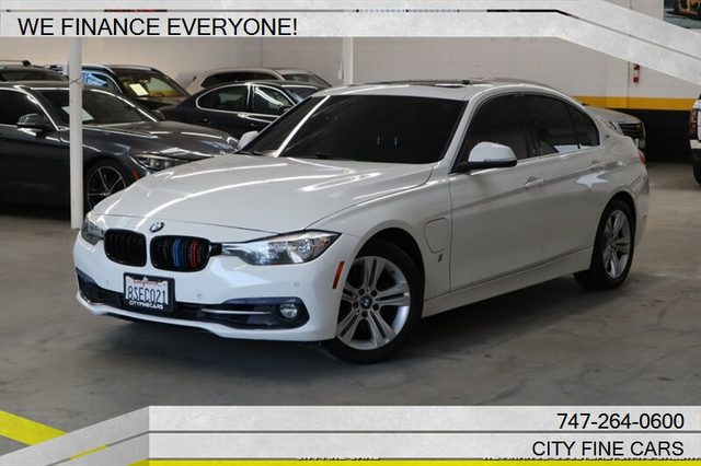 2017 BMW 3 Series 330e iPerformance RWD photo