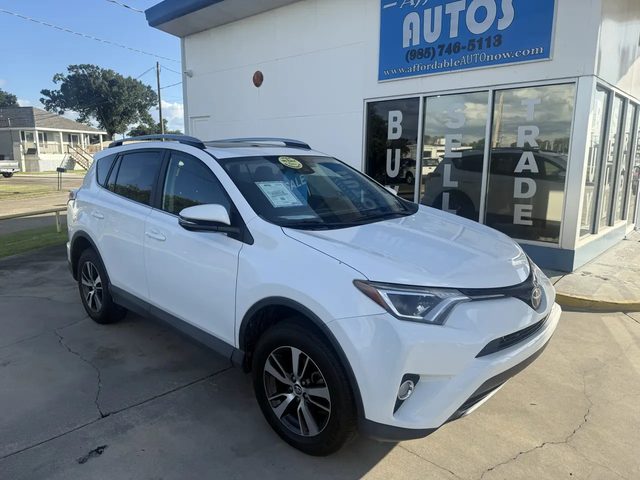 2017 Toyota RAV4 XLE FWD photo