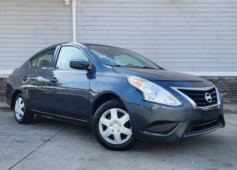 2017 Nissan Versa S Plus FWD photo