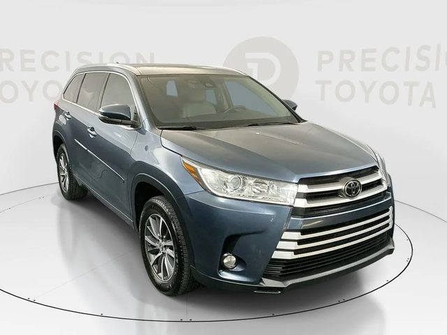 2017 Toyota Highlander XLE FWD photo
